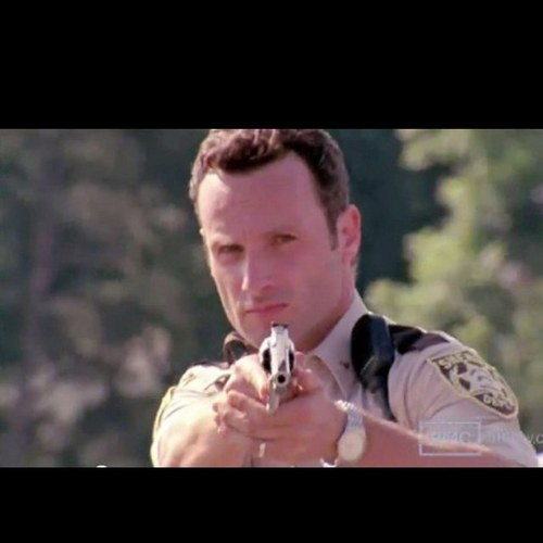 Follow my regular account @ComKsantol and my dale parody @real333for Not asscociated with amc parody account
