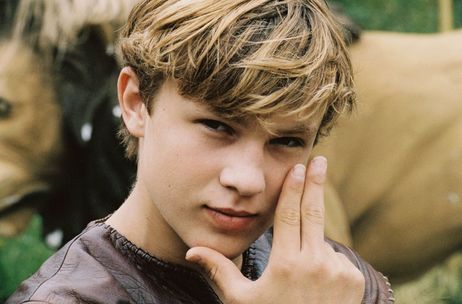 Sou o Rei Pedro, o Magnifico. Tenho um irmão e 2 irmãs... E queria estar em Narnia, não no Twitter.
