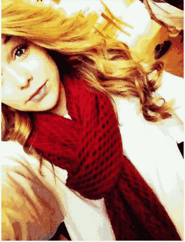 @KshaClark is perfff. acacia follows me on the 12.08.12. Acacia is my idol, and I love all the kitties. #kittyforever