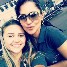 Fã Clube Dedicado As Divas @MarlaPTeixeira & @DayNazzi,Backing Vocals do Cantor @luansantana.Day seguiu Dia 27/08/11 A Marla seguiu Dia 03/10/11
Follow ?