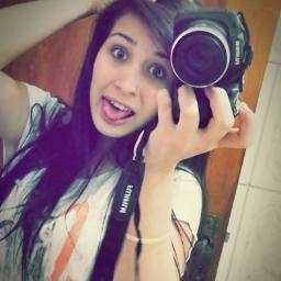 A bio ? a ela acabou de sair pelas portas do fundos. N.A.M.O.R.A.N.D.O (: