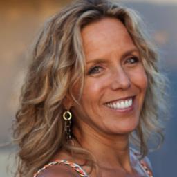 bzfoodwine's profile picture. Author, gluten lover, perpetually injured runner, PR gal with an endless appetite for trends and tips about food, wine, entertainment and acts of kindness.