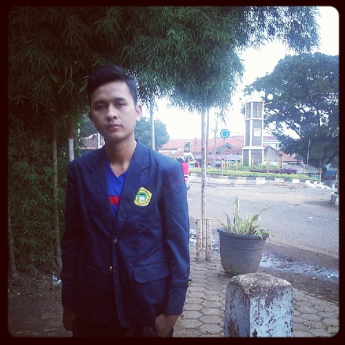 Work@JasaMarga,Student@STTIS.But I Want be a Internet Marketer Professional