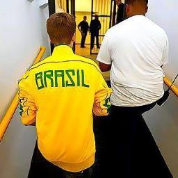 Se eu quisesse chamar atenção eu cortava a testa não o pulso.