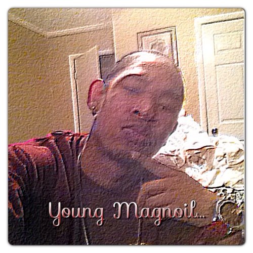 WAZZAM TWITTER MY CHRIS AM 23 AM FROM NEW ORLEANS LA PART UPTOWN 3RD MAGNOLIA AN I GO SCHOOL PART TIME AN WORK PART TIME I HAVE ALOT OF GOLD IN LIFE