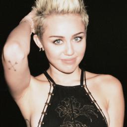 ~~~Miley Ray Cyrus~~~
        [RP-Single]