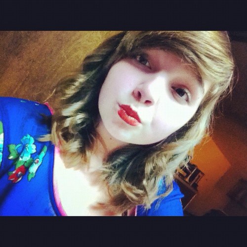 nicole_beatlesf's profile picture. 60's girl born in the wrong era. take me to a record store and blast beatles with me. hare krishina~ ✌❤