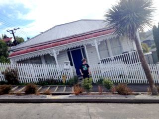 Putting the eh? into real estate listings since ages ago. The maddest/raddest properties from NZ & abroad, via @dimsie, @nzdodo & friends. madpropsnz@gmail.com
