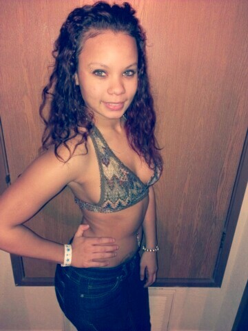 #TeamLesbian
#TeamScorpio
BADDD BITCHES ONLY!

NOW FOLLOW my stubby
 @LessTlkMoreGums