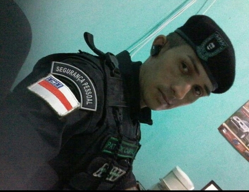 Eu andarei vestido armado cercado pelas ruopas e as armas de Sao Jorge.