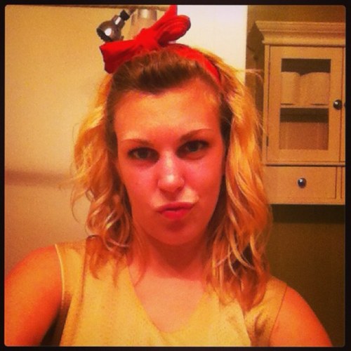 chelsa_bug's profile picture. Live well, love much, laugh often.