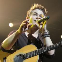 @HunterHayes WE LOVE YOU SO MUCH ♥
