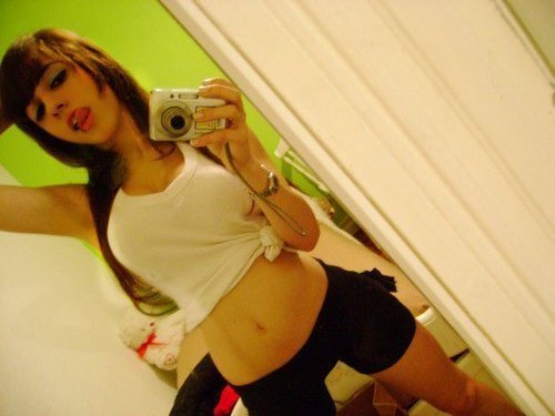 Mi Belleza No Complementa Quien Soy Mientras Que Mi Inteligencia Demuestra Lo Que Soy..!! Y Aqui Les Dejo Mi Facebook http://t.co/X0TX3D81…