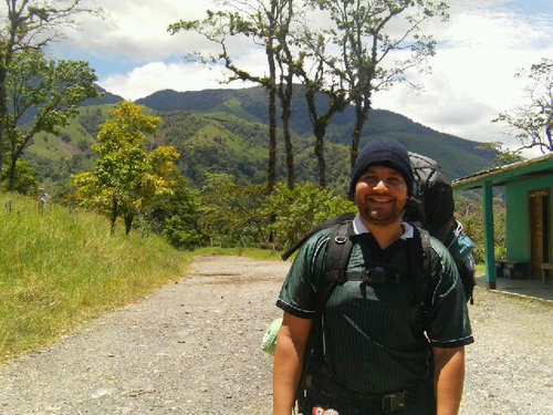 Astuto, amante de las aventuras, especialista en montañismo y excursiones, tomar con tranquilidad la vida.