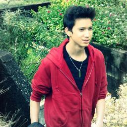 We make guitar covers on youtube! please check it out! :) http://t.co/9sZwjZlijh