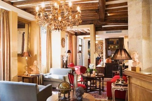#Hotel de charme #4etoiles , près des #jardins du #luxembourg #odéon  2 rue Saint Sulpice, #Paris   +33 (0)1 46 33 13 80 // reservation@hotel-louis2.fr