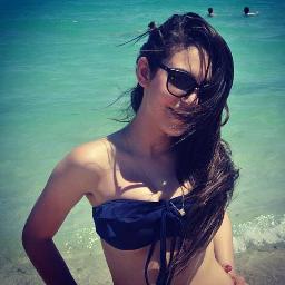 Emily Arruda, 16 anos, moro em Curitiba, apaixonada por moda! sonho em ter a minha própria grife, com o meu nome e as minhas produções. #Follow-me ;*