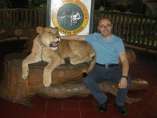 Author from Turkey.


Türkiye'nin İlk Aslan Yazarı.    

Aslan Kral Değildir: Kral Olan Aslanlardır.🦁🦁🦁