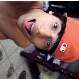 Novo Fc do Vitor Aguero seguido pelo próprio @VitorAguero (Dona @Brunaocana_ :) criado 26/08/12
