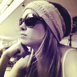 @Lua_Blanco seu pai n era ladrao + roubou o brilho das estrelas para jogar em seus olhos♥ Since:21/01/13 ♥Na #Lua de #Mel com #Arthur♥