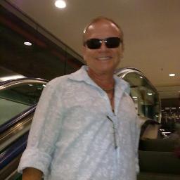 Empresário da área de comunicação. Especializado em Marketing Inter-pessoal e Facebook.
Produção de filmes, fotografia e transmissão de imagens em eventos.