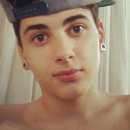 Meu Nome é Robson 15 Anos: dono é ADM do @oVersodeJovens (SEGUE SIGO DE VOLTA :)
me adc assinem no face:http://t.co/oAlk30f4