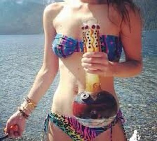 Just your average college girl who loves partying as much as the next one. ✌