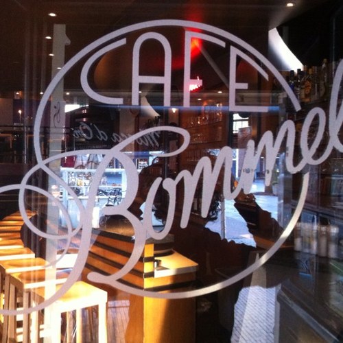 Café Bommel is 7 dagen per week open van 10 tot 01 uur. Lunchen kan van 11.30 - 14.30. Dineren van 17.30 tot 22 uur. Markt 85 Middelburg. Tweets: Huib