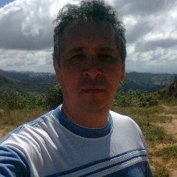 De Carrizal,  nunca Rojito.  que venga lo que tenga que venir. Del Caracas, Madrid, juventus  y phillies.