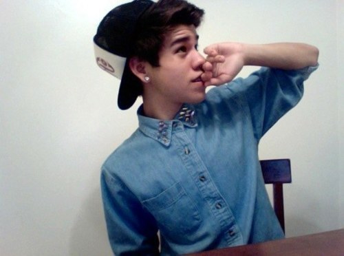 Name: Oliver Stanly Bryant Age:14 Live:London DOB:29/11/1998