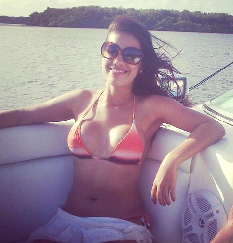 elisurbbano's profile picture. A fé é o único alimento insubstituível em sua vida.