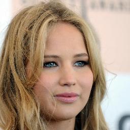 EmChamas2's profile picture. Aqui onde eu moro é uma verdadeira arena, a diferença é pouca, ao invés de tributos, são bandidos, e bandidos vorazes carreiristas.