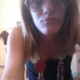 tainacanhoello's profile picture. 