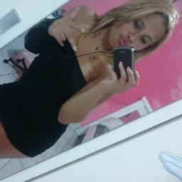 - QueR sabêer Algô ? seegue Noooix ;3
 @enaivivbatista (: *