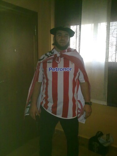 soy del athleti y me gusta ir al pantano con la barca