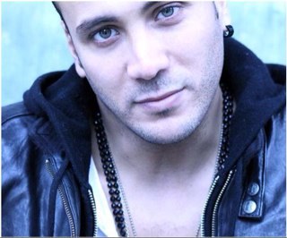 Compte fan de @MerwanRim , un super chanteur ! Suivez nous ! 
administateur: @cloclo38400