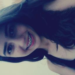 14 anos, estudante, solteira o/ hehe, apaixonada pela @luansantana 
sigo todos de volta =*