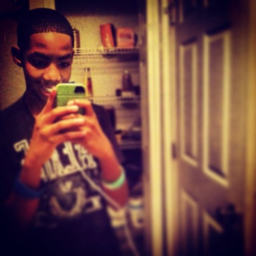Hi , my names Corey Parks Im a really althetic person Basketball my life Im Taken 333 Im unfortunetly inn 8TH GRADE -.- iG : practice_makes_perf K+C