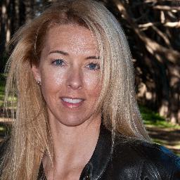 Woodworker, designer, furniture maker, moss collector, world traveler, lover of dinner parties and picnics.