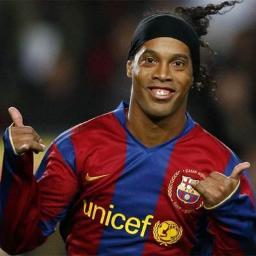 Jugador experto en fifa :D amigablee en fin un buen amigo cuando se nesecito conoceme sigueme y sabras mas de mi :D