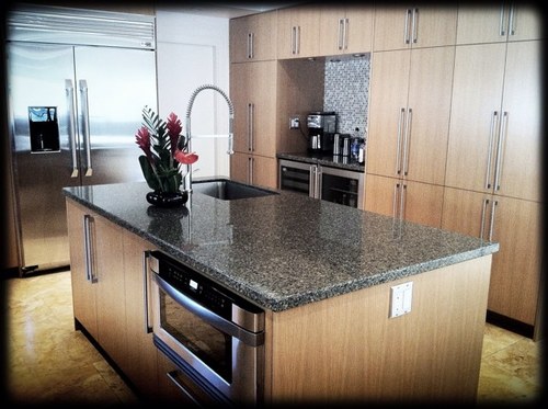 Hawaii Kitchen & Bath is a local fabrication shop specializing in custom IslandModern cabinetry and custom countertops.  Kitchens, Baths, Wardrobe