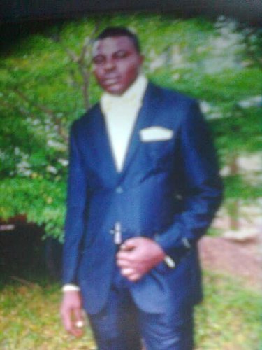 ElomObeten's profile picture. 