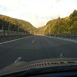 Dert çekmeyen de hayır yoktur. Kalpten hüzün gittiğinde kalp harap olur... Hep özlemle...