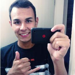 Não ligue para as críticas. Se depender dos outros, você jamais será feliz !