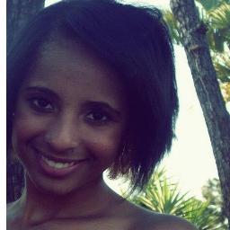 Pra que ler issuh?
Não é mais fácil me
seguir logoh?
Dai vuxê me conhece
pelos meus posts!
Não se preocupe, sempre estarei twittando! :p