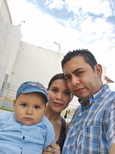 dentreyes's profile picture. 