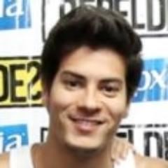 Como o ar que eu respiro, como o combustível que me alimenta, simplesmente essencial. Rebelde para sempre ♥