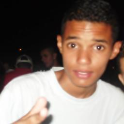 É preciso ter fé, quem sabe faz a hora não espera acontecer assim que é.
Mano Brown