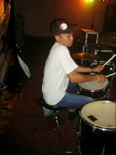 jhony_resist's profile picture. me is me, proud with my self,.bald, young, strong, and proud|| drum player in The Resistance ||Sick Bastard||, mw lbh knal invite 27f642ca