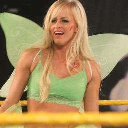 RoundUpSummer's profile picture. Jailed account for @summermoinet. I am not impressed.